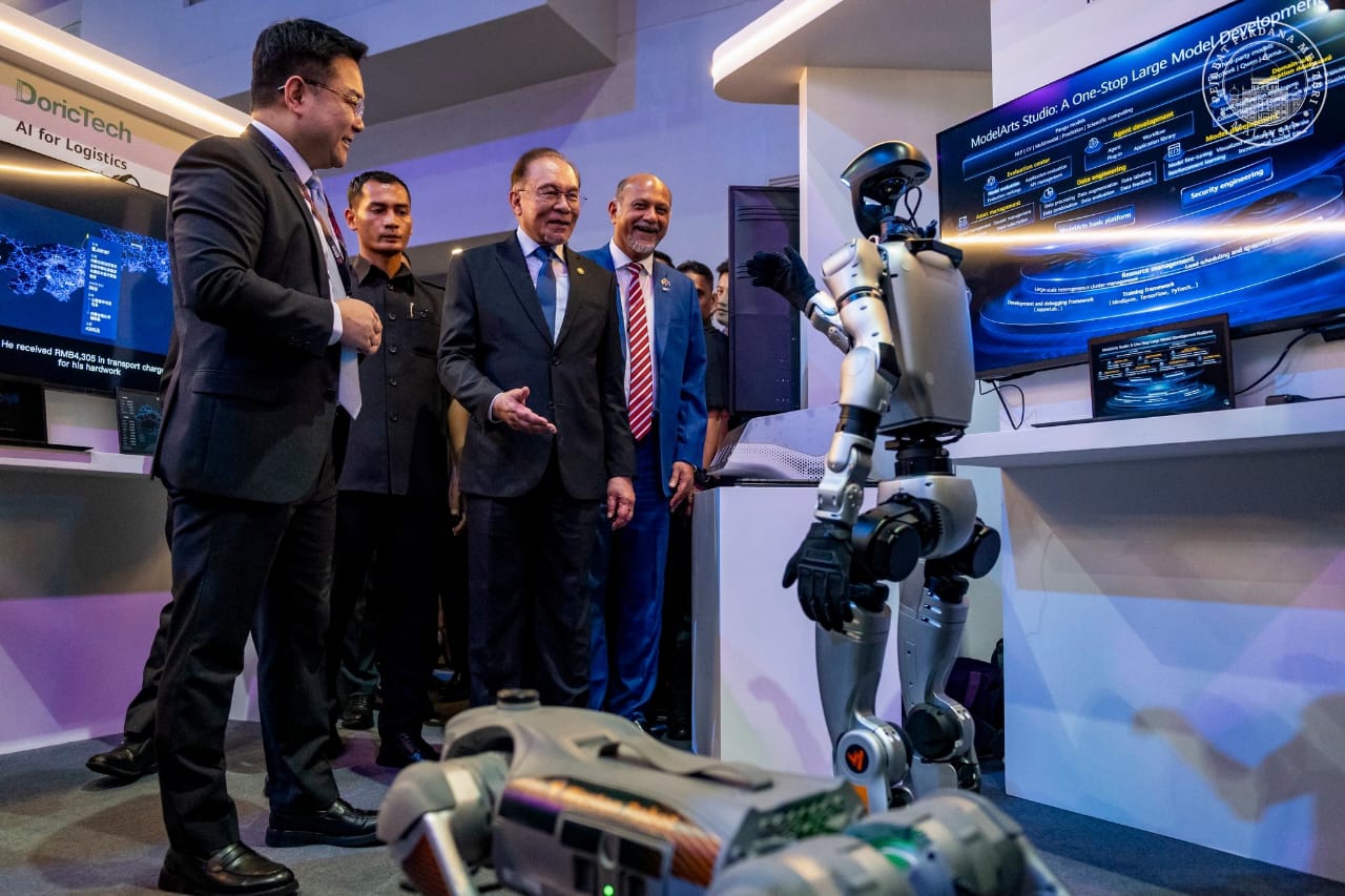 செயற்கை நுண்ணறிவு தேசமாக மாறுவதை மலேசியா இலக்காகக் கொண்டுள்ளது: பிரதமர்